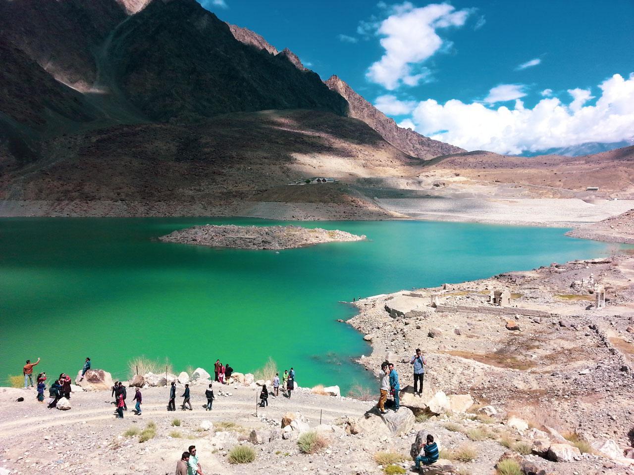 Satpara Lake, mother nature at play
