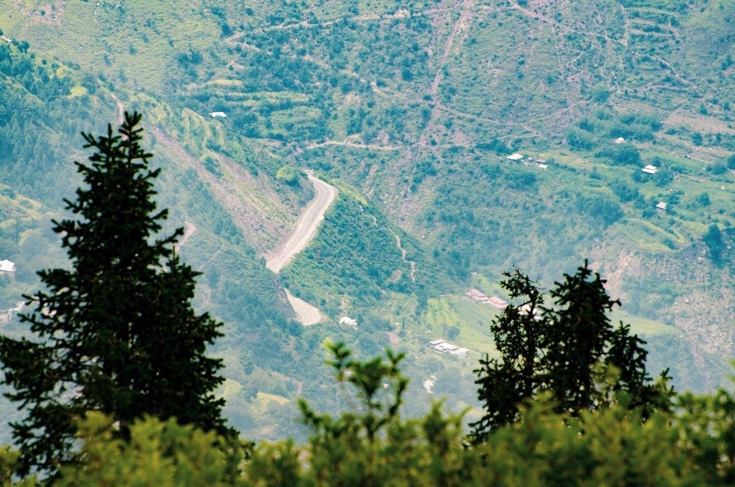 The road to Shogran