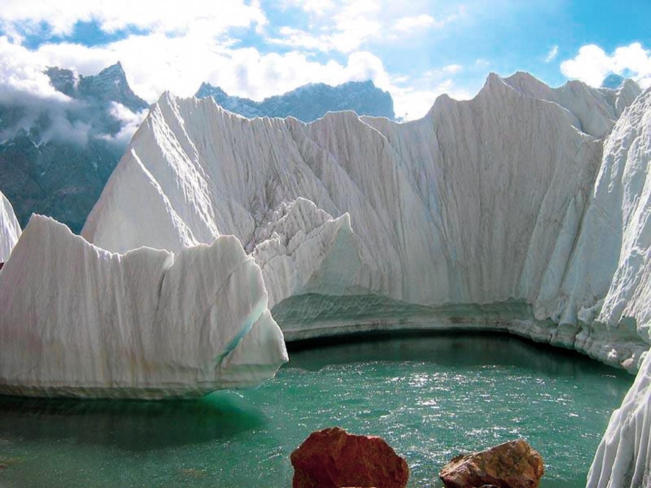 The melting glaciers, an astounding sculpture shaped by Nature. Hopar Valley