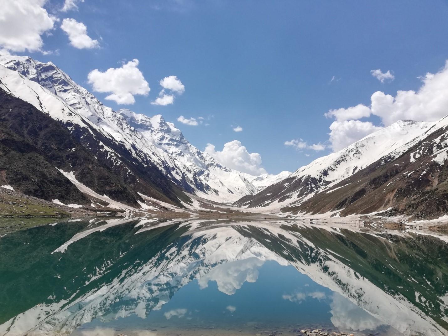 Snow melting into Lake Siaf ul Malook