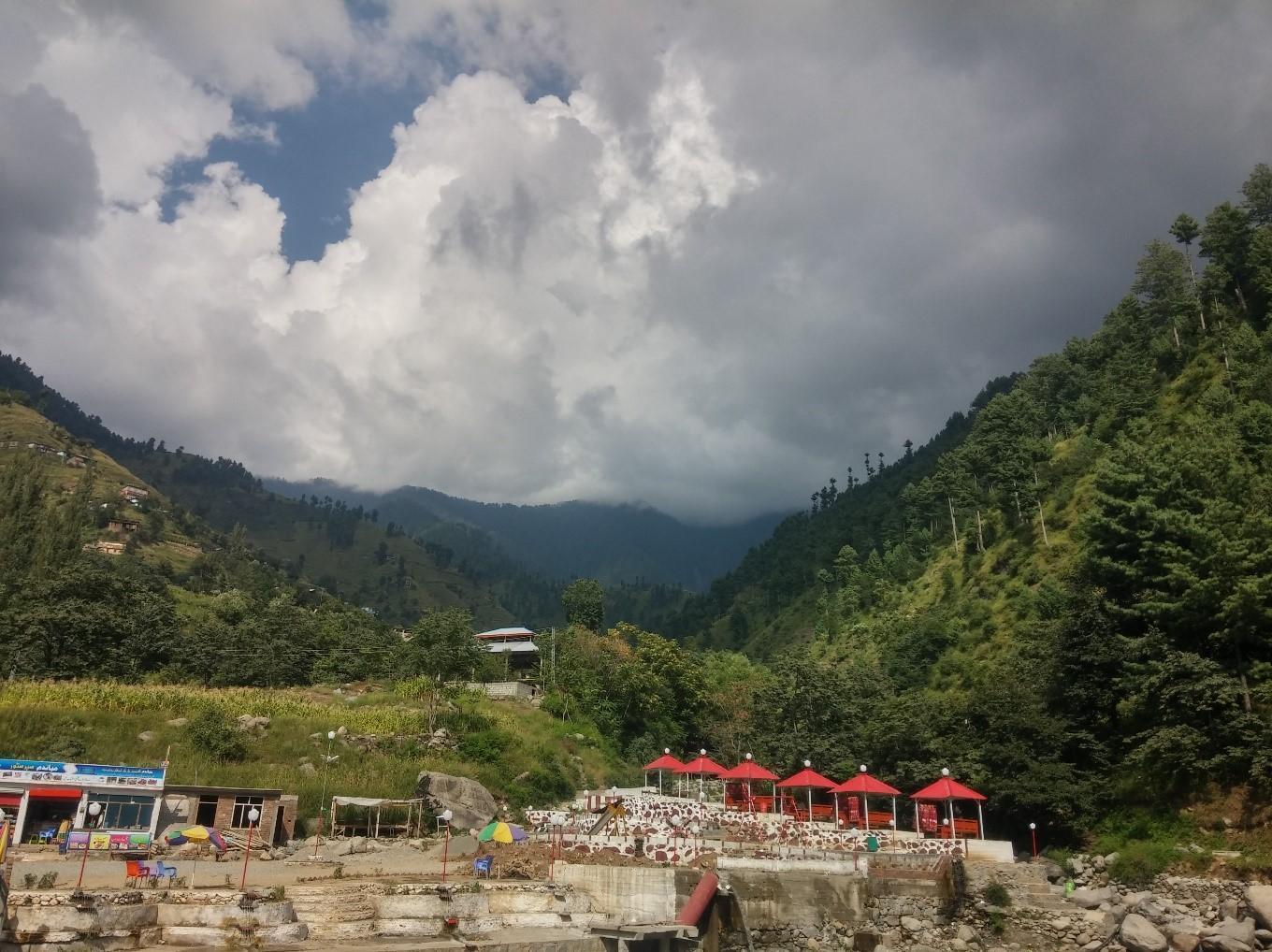 Camping and refreshment spot in Miandam