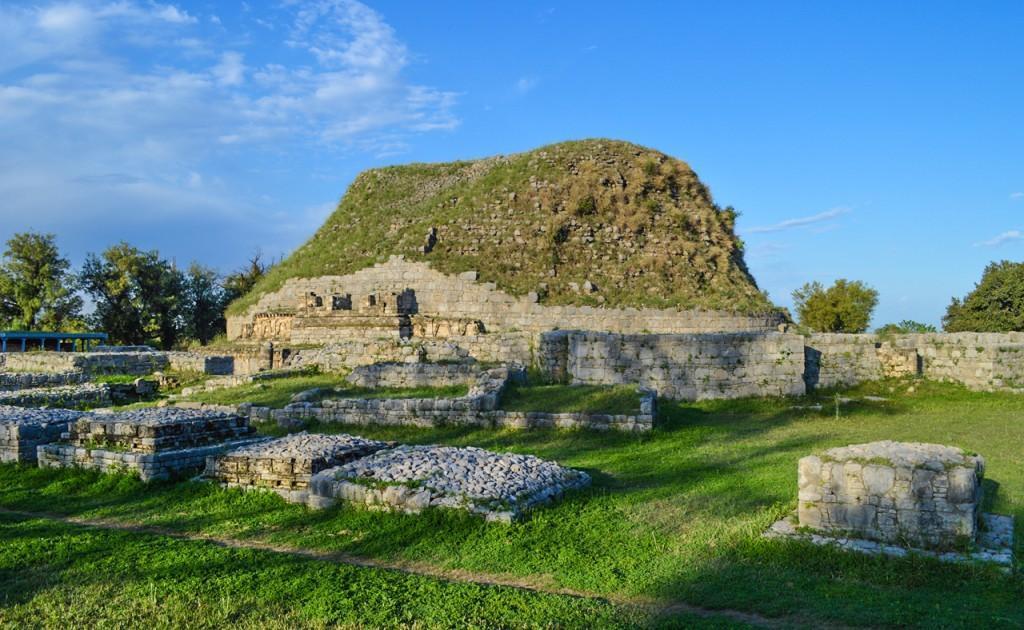 Mohra Muradu Buddist Stupa