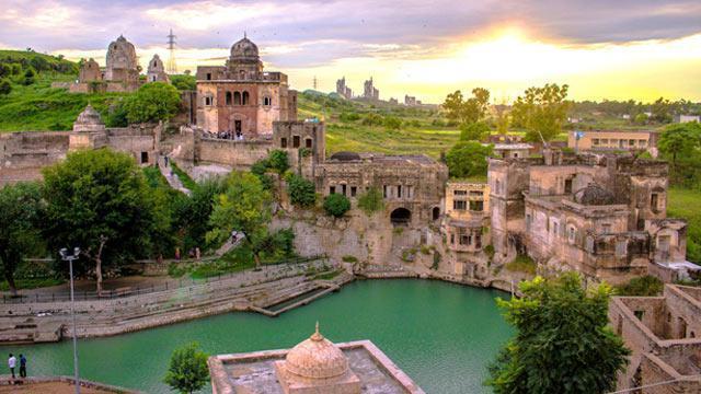  The beautiful view of Katas Raj Temple