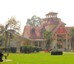 Cafeteria in Changa Manga Resort Park